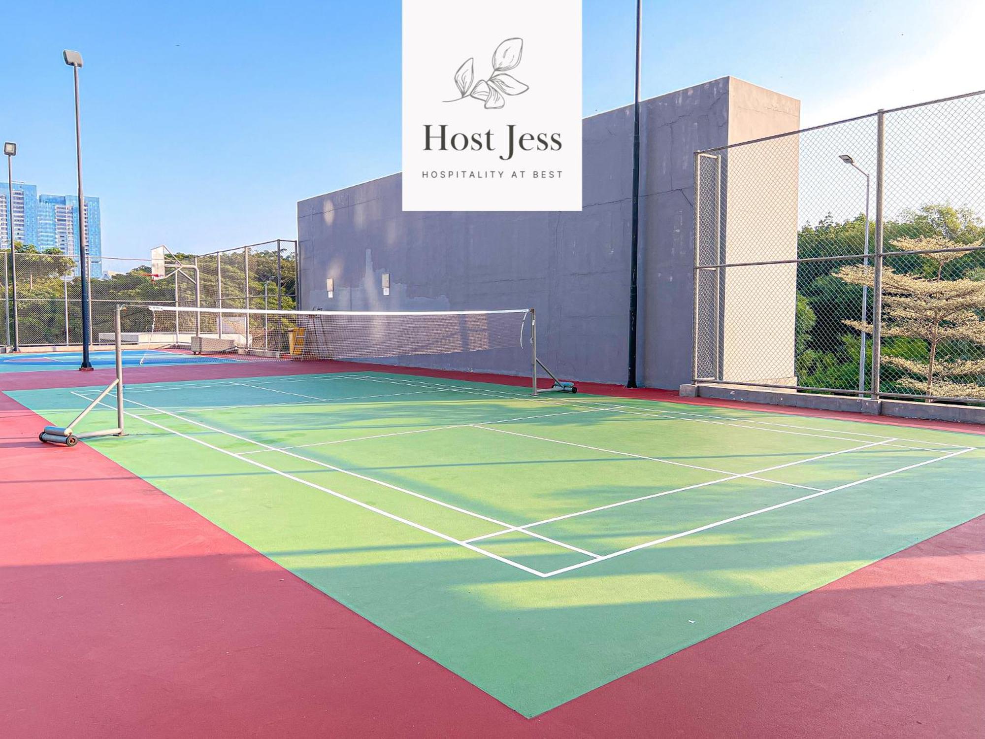 Gold Coast Pik Apartments By Host Jess ジャカルタ エクステリア 写真