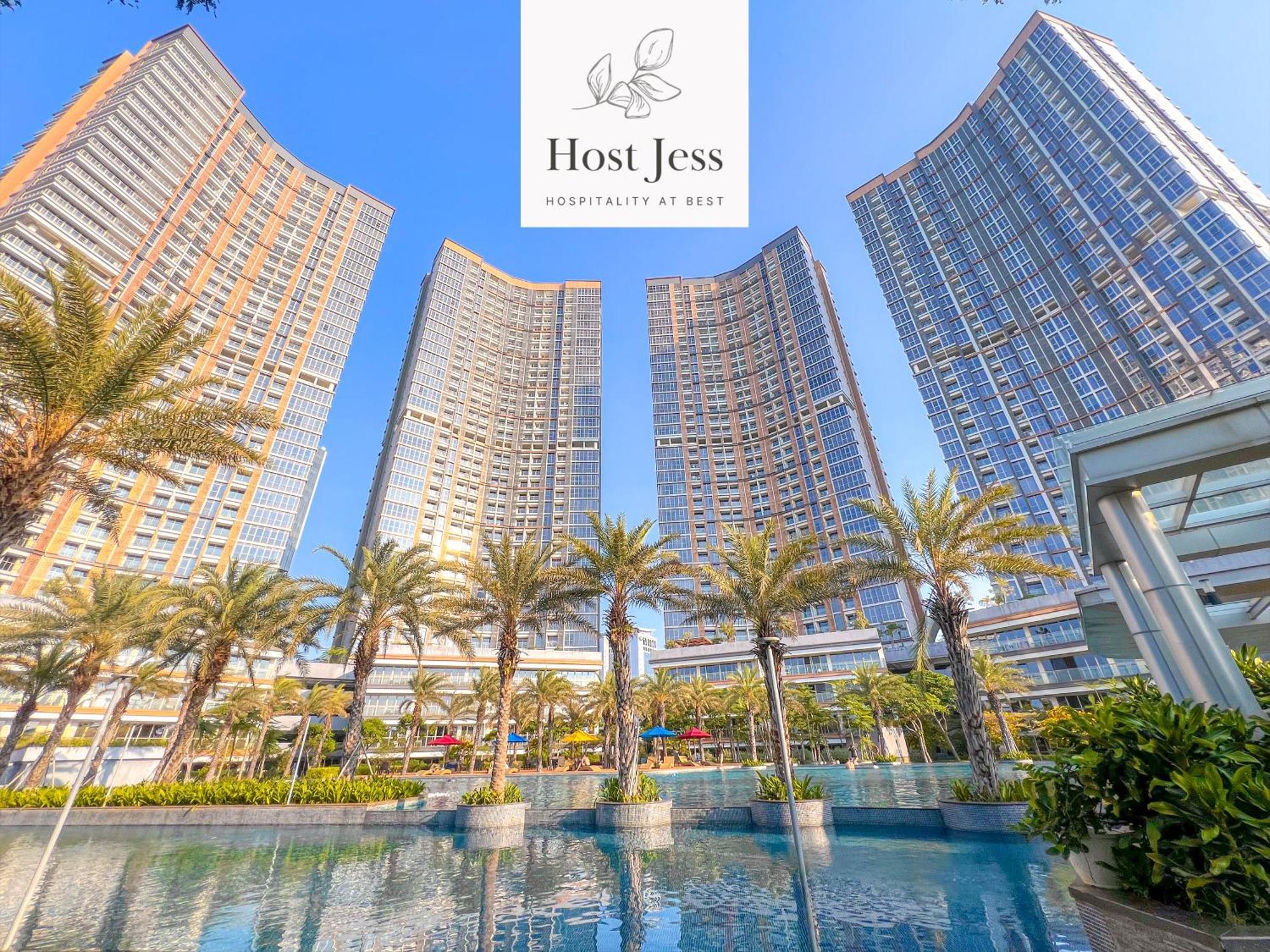 Gold Coast Pik Apartments By Host Jess ジャカルタ エクステリア 写真
