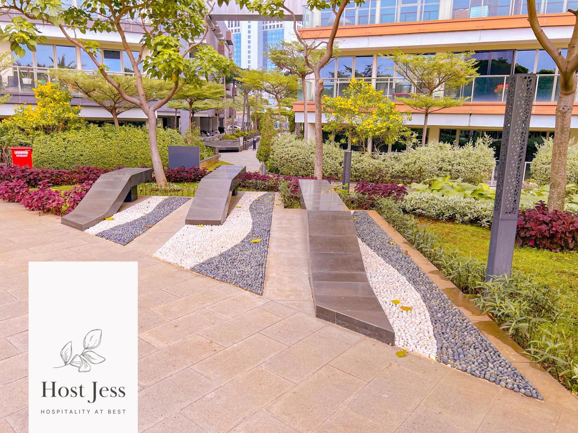 Gold Coast Pik Apartments By Host Jess ジャカルタ エクステリア 写真
