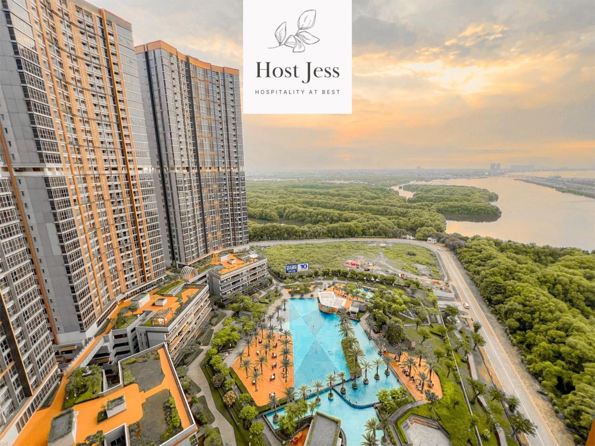 Gold Coast Pik Apartments By Host Jess ジャカルタ エクステリア 写真