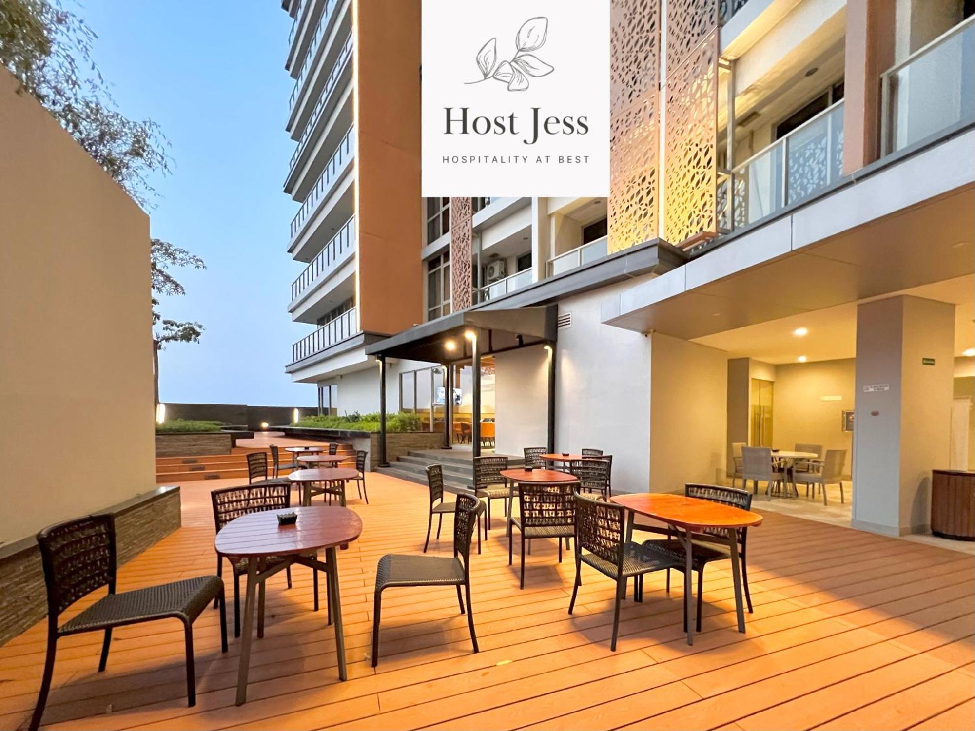 Gold Coast Pik Apartments By Host Jess ジャカルタ エクステリア 写真