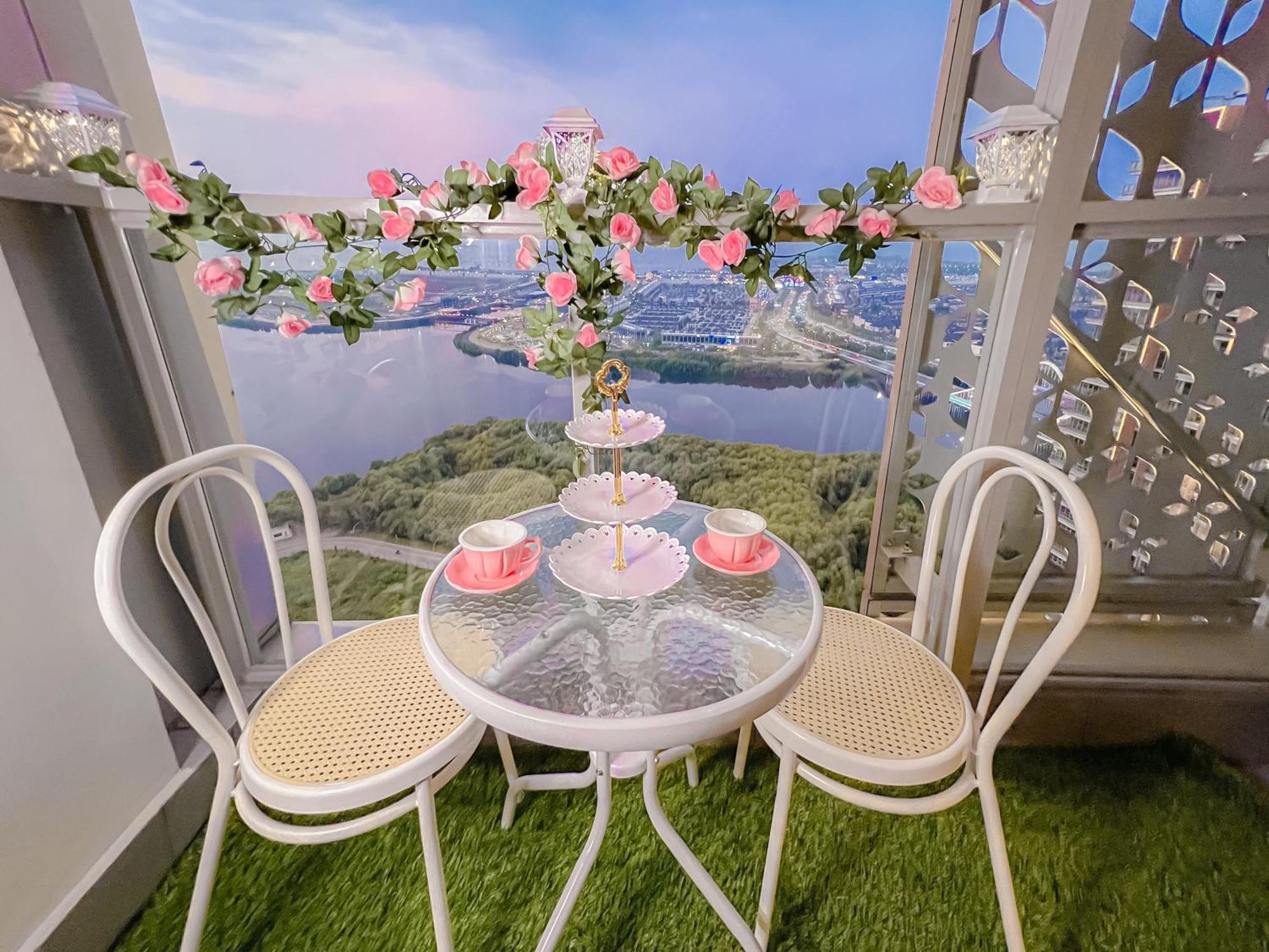 Gold Coast Pik Apartments By Host Jess ジャカルタ エクステリア 写真